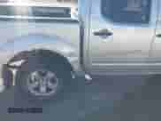 2011 Nissan Frontier Pro-4X z VIN 1N6AD0EV3BC434991, wystawiony jako IAAI lot #42086934 z przebiegiem 189 908 mil mil oraz . Historia ofert i sprzedaży dostępna na DreamBid. Obrazek 6.