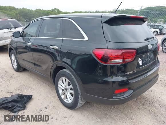 2019 Kia Sorento LX with VIN 5XYPG4A35KG565304, listed as a IAAI auction lot 42460206 with 89,461 mi miles and . Bid and sale history available at DreamBid. Image 3.