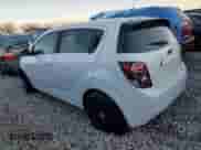 2014 Chevrolet Sonic LT z VIN 1G1JD6SB0E4151729, wystawiony jako Copart lot #81649064 z przebiegiem Nie podano mil oraz Szkoda całkowita • Salvage title. Historia ofert i sprzedaży dostępna na DreamBid. Obrazek 2.