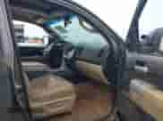 2007 Toyota Tundra Limited z VIN 5TFBV58137X011130, wystawiony jako IAAI lot #43269734 z przebiegiem Nie podano mil oraz . Historia ofert i sprzedaży dostępna na DreamBid. Obrazek 5.