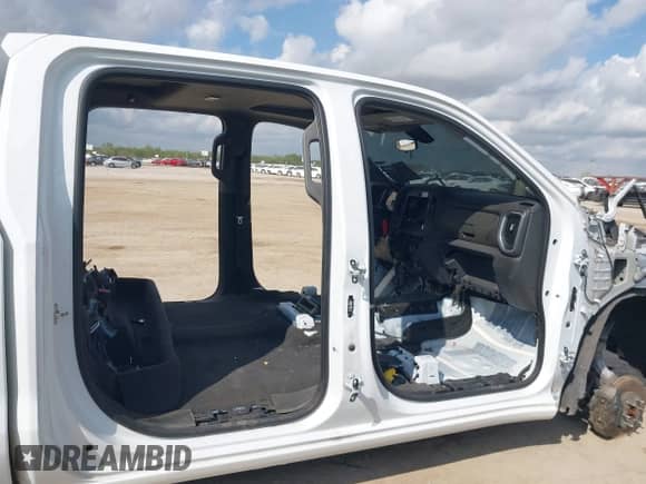 2021 Chevrolet Silverado 1500 LT Trail Boss с VIN 3GCPYFED9MG318383, выставлен на аукционе IAAI как лот 43073372 с пробегом Не указан миль и . История ставок и продаж доступна на DreamBid. Изображение 13.