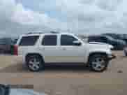 2012 Chevrolet Tahoe LTZ z VIN 1GNSCCE00CR220286, wystawiony jako IAAI lot #42130251 z przebiegiem 186 792 mil mil oraz . Historia ofert i sprzedaży dostępna na DreamBid. Obrazek 14.