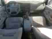 2002 Toyota Tacoma PreRunner z VIN 5TEGM92N82Z052575, wystawiony jako Copart lot #50062815 z przebiegiem 314 154 mil mil oraz Czysty tytuł • Clean title. Historia ofert i sprzedaży dostępna na DreamBid. Obrazek 8.
