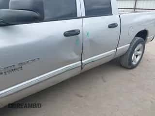 2006 Dodge 1500 SLT z VIN 1D7HA18N56S630847, wystawiony jako IAAI lot #43395104 z przebiegiem 287 375 mil mil oraz . Historia ofert i sprzedaży dostępna na DreamBid. Obrazek 6.