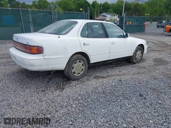 1992 Toyota Camry LE с VIN 4T1SK12E0NU021654, выставлен на аукционе IAAI как лот 42305378 с пробегом 305 421 миль миль и . История ставок и продаж доступна на DreamBid. Изображение 4.