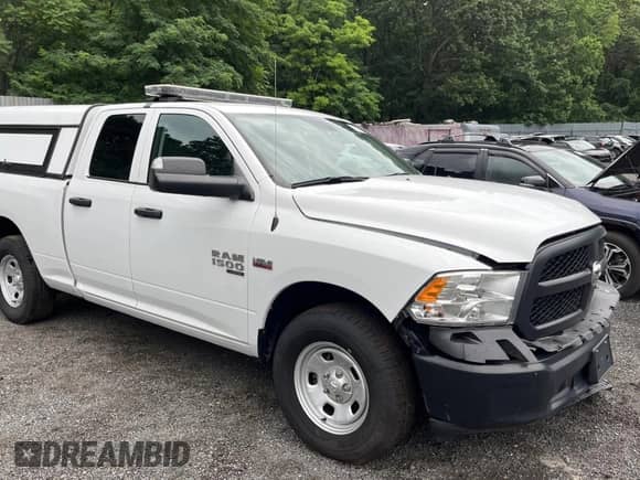 2023 Ram 1500 Tradesman z VIN 1C6RR7FT4PS588854, wystawiony jako Copart lot #64556685 z przebiegiem 24 403 mil mil oraz Szkoda całkowita • Salvage title. Historia ofert i sprzedaży dostępna na DreamBid. Obrazek 1.