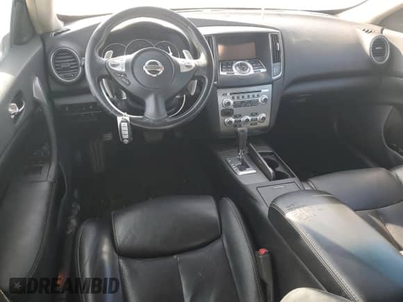 2014 Nissan Maxima SV z VIN 1N4AA5AP8EC448931, wystawiony jako Copart lot #84796685 z przebiegiem 190 344 mil mil oraz Szkoda całkowita • Salvage title. Historia ofert i sprzedaży dostępna na DreamBid. Obrazek 8.