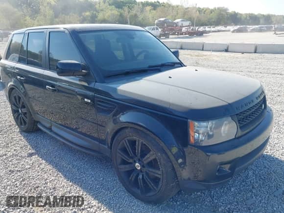 2011 Land Rover Range Rover Sport HSE Lux with VIN SALSK2D48BA703136, listed as a IAAI auction lot 43260492 with 196,089 mi miles and . Bid and sale history available at DreamBid. Image 1.