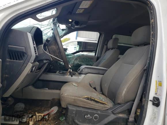 2018 Ford F-250 XL with VIN 1FT7W2B61JEB59768, listed as a Copart auction lot 82266435 with 220,401 mi miles and Salvage title. Bid and sale history available at DreamBid. Image 7.