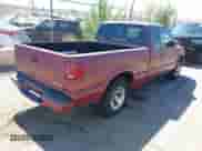 2002 Chevrolet S-10 LS с VIN 1GCCS195528223781, выставлен на аукционе IAAI как лот 43001671 с пробегом 119 100 миль миль и . История ставок и продаж доступна на DreamBid. Изображение 4.