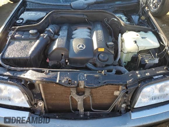 2000 Mercedes-Benz C 230/260/280/320 z VIN WDBHA29G0YA860383, wystawiony jako Copart lot #87109294 z przebiegiem 135 777 mil mil oraz Szkoda całkowita • Salvage title. Historia ofert i sprzedaży dostępna na DreamBid. Obrazek 11.