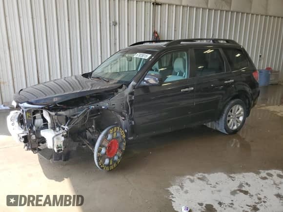 2012 Subaru Forester X Premium z VIN JF2SHBDC3CH432154, wystawiony jako Copart lot #67928015 z przebiegiem 110 842 mil mil oraz Czysty tytuł • Clean title. Historia ofert i sprzedaży dostępna na DreamBid. Obrazek 1.