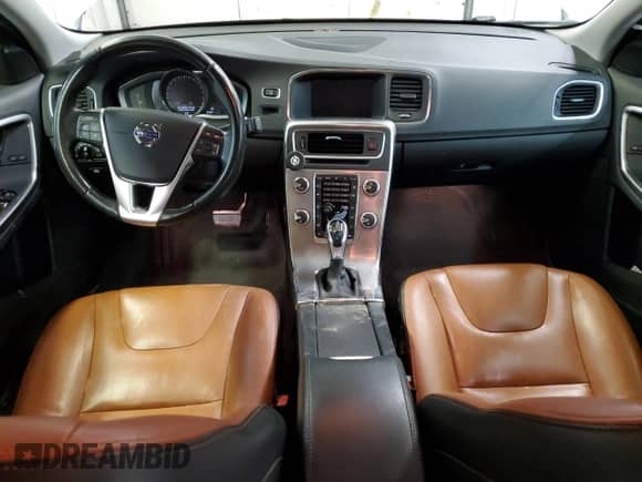 2018 Volvo S60 Inscription с VIN LYV402HK0JB171760, выставлен на аукционе Copart как лот 45929395 с пробегом Не указан миль и Списание • Salvage title. История ставок и продаж доступна на DreamBid. Изображение 8.