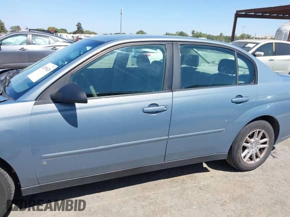 2008 Chevrolet Malibu Classic LS 1FL z VIN 1G1ZS58F28F119872, wystawiony jako IAAI lot #42569628 z przebiegiem 174 919 mil mil oraz . Historia ofert i sprzedaży dostępna na DreamBid. Obrazek 15.