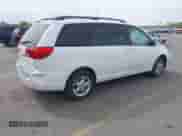 2005 Toyota Sienna LE с VIN 5TDBA23C05S042048, выставлен на аукционе IAAI как лот 42103029 с пробегом 254 690 миль миль и . История ставок и продаж доступна на DreamBid. Изображение 4.