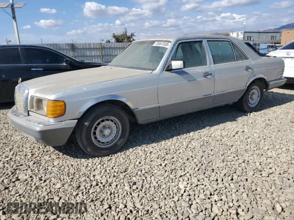 1984 Mercedes-Benz 300 SD с VIN WDBCB20A7EA024551, выставлен на аукционе Copart как лот 70567535 с пробегом 285 421 миль миль и Списание • Salvage title. История ставок и продаж доступна на DreamBid. Изображение 1.