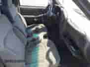 2002 Chevrolet S-10 с VIN 1GCCS145528105334, выставлен на аукционе IAAI как лот 42824189 с пробегом 129 975 миль миль и . История ставок и продаж доступна на DreamBid. Изображение 5.