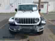 2025 Jeep Wrangler Sahara с VIN 1C4PJXEN4SW528584, выставлен на аукционе IAAI как лот 42882071 с пробегом 12 046 миль миль и . История ставок и продаж доступна на DreamBid. Изображение 12.