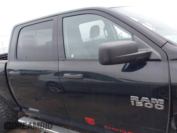 2013 Ram 1500 Express z VIN 1C6RR7KT3DS720228, wystawiony jako IAAI lot #42528357 z przebiegiem 138 295 mil mil oraz . Historia ofert i sprzedaży dostępna na DreamBid. Obrazek 13.