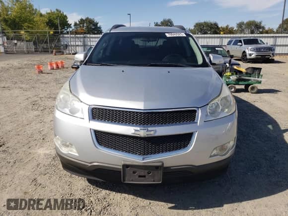 2012 Chevrolet Traverse 1LT z VIN 1GNKRGED5CJ323016, wystawiony jako Copart lot #70042925 z przebiegiem 206 620 mil mil oraz Czysty tytuł • Clean title. Historia ofert i sprzedaży dostępna na DreamBid. Obrazek 5.