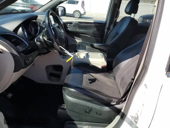 2019 Dodge Grand Caravan SXT z VIN 2C4RDGCGXKR695447, wystawiony jako Copart lot #85891515 z przebiegiem 89 020 mil mil oraz Czysty tytuł • Clean title. Historia ofert i sprzedaży dostępna na DreamBid. Obrazek 7.