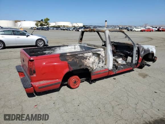 1995 GMC Sierra 1500 с VIN 1GTEC14K3SZ525616, выставлен на аукционе Copart как лот 58402965 с пробегом Не указан миль и На запчасти • Non repairable. История ставок и продаж доступна на DreamBid. Изображение 3.