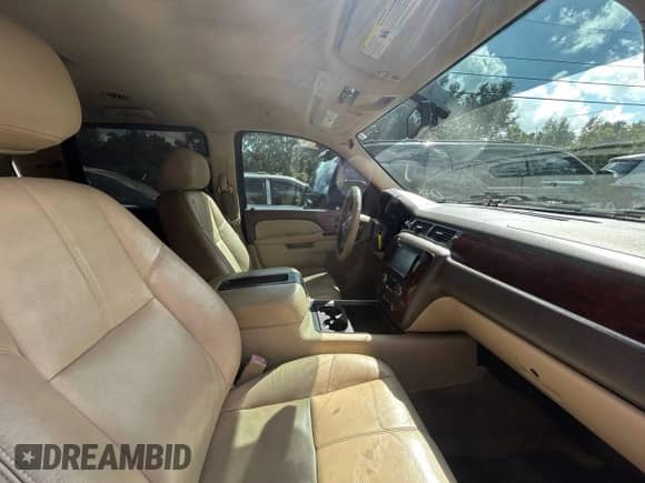 2013 Chevrolet Suburban LT с VIN 1GNSCJE02DR143930, выставлен на аукционе Copart как лот 86322005 с пробегом 227 421 миль миль и Чистый • Clean title. История ставок и продаж доступна на DreamBid. Изображение 5.