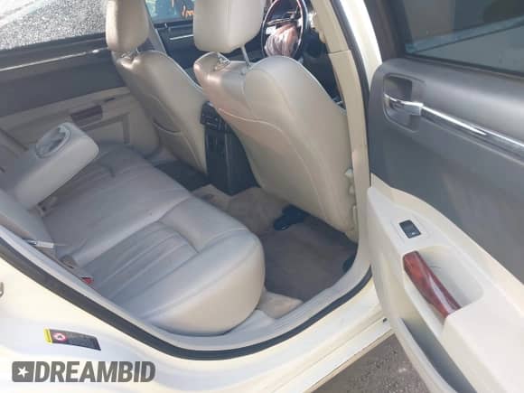 2006 Chrysler 300 C with VIN 2C3LA63H66H258031, listed as a IAAI auction lot 42981159 with 167,447 mi miles and . Bid and sale history available at DreamBid. Image 8.