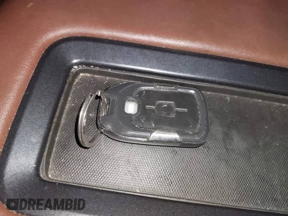 2015 Chevrolet Tahoe LTZ с VIN 1GNSKCKC6FR188823, выставлен на аукционе IAAI как лот 42484174 с пробегом 187 547 миль миль и . История ставок и продаж доступна на DreamBid. Изображение 11.