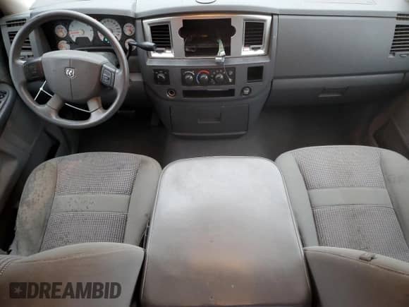 2007 Dodge 1500 ST z VIN 1D7HU18P87J507401, wystawiony jako Copart lot #43823185 z przebiegiem 177 377 mil mil oraz Czysty tytuł • Clean title. Historia ofert i sprzedaży dostępna na DreamBid. Obrazek 8.