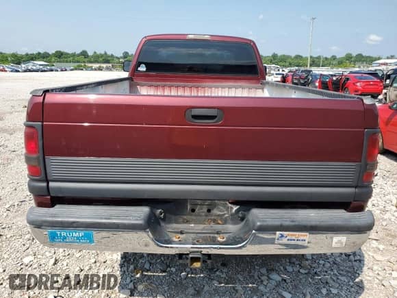 1998 Dodge 3500 z VIN 1B7MF3367WJ214973, wystawiony jako Copart lot #59921755 z przebiegiem 333 761 mil mil oraz Szkoda całkowita • Salvage title. Historia ofert i sprzedaży dostępna na DreamBid. Obrazek 6.