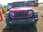 2024 Jeep Wrangler Sport S z VIN 1C4PJXDN7RW360306, wystawiony jako Copart lot #55610035 z przebiegiem 7 885 mil mil oraz Szkoda całkowita • Salvage title. Historia ofert i sprzedaży dostępna na DreamBid. Obrazek 14.