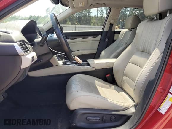 2018 Honda Accord EX-L с VIN 1HGCV1F51JA043895, выставлен на аукционе Copart как лот 71073035 с пробегом 68 262 миль миль и Списание • Salvage title. История ставок и продаж доступна на DreamBid. Изображение 7.