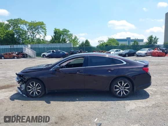 2020 Chevrolet Malibu RS z VIN 1G1ZG5ST1LF142049, wystawiony jako IAAI lot #42687909 z przebiegiem 9 999 mil mil oraz . Historia ofert i sprzedaży dostępna na DreamBid. Obrazek 14.