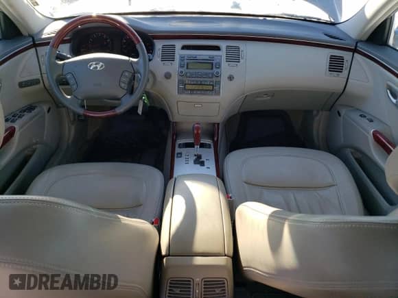 2007 Hyundai Azera SE с VIN KMHFC46F27A242700, выставлен на аукционе Copart как лот 88947755 с пробегом 116 092 миль миль и Списание • Salvage title. История ставок и продаж доступна на DreamBid. Изображение 8.