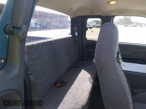 1999 Dodge 1500 z VIN 1B7HF13Z5XJ547187, wystawiony jako IAAI lot #41687655 z przebiegiem 187 722 mil mil oraz . Historia ofert i sprzedaży dostępna na DreamBid. Obrazek 8.