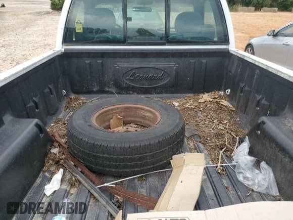 1999 Chevrolet Silverado 1500 z VIN 1GCEC14V3XE158578, wystawiony jako Copart lot #57830095 z przebiegiem 99 015 mil mil oraz Czysty tytuł • Clean title. Historia ofert i sprzedaży dostępna na DreamBid. Obrazek 10.