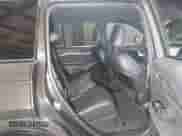 2023 Jeep Grand Cherokee Overland z VIN 1C4RJHDG0P8701157, wystawiony jako IAAI lot #42080201 z przebiegiem 24 709 mil mil oraz . Historia ofert i sprzedaży dostępna na DreamBid. Obrazek 8.