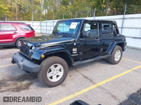 2007 Jeep Wrangler Unlimited Sahara с VIN 1J4GA59187L207002, выставлен на аукционе IAAI как лот 43455938 с пробегом 163 987 миль миль и . История ставок и продаж доступна на DreamBid. Изображение 17.