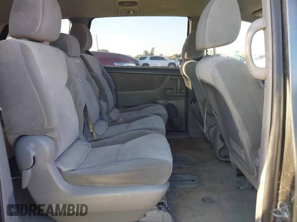 2010 Toyota Sienna CE с VIN 5TDKK4CCXAS328976, выставлен на аукционе IAAI как лот 43463881 с пробегом Не указан миль и . История ставок и продаж доступна на DreamBid. Изображение 8.