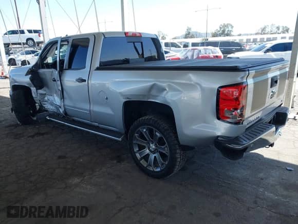 2015 Chevrolet Silverado 1500 LT z VIN 1GCRCREC4FZ231395, wystawiony jako IAAI lot #41831339 z przebiegiem 143 137 mil mil oraz . Historia ofert i sprzedaży dostępna na DreamBid. Obrazek 3.