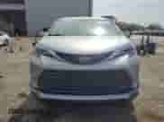 2024 Toyota Sienna Platinum z VIN 5TDERKEC3RS196035, wystawiony jako Copart lot #52682415 z przebiegiem 3 597 mil mil oraz Szkoda całkowita • Salvage title. Historia ofert i sprzedaży dostępna na DreamBid. Obrazek 5.