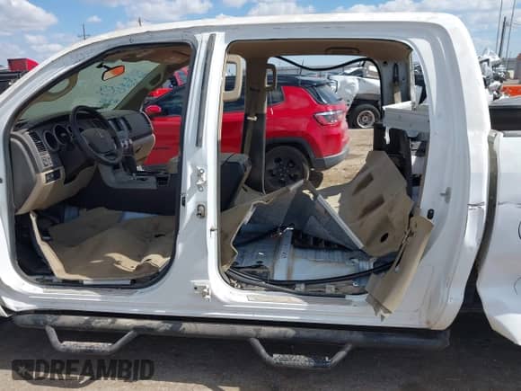 2010 Toyota Tundra с VIN 5TFDW5F17AX129858, выставлен на аукционе IAAI как лот 43426466 с пробегом Не указан миль и . История ставок и продаж доступна на DreamBid. Изображение 14.