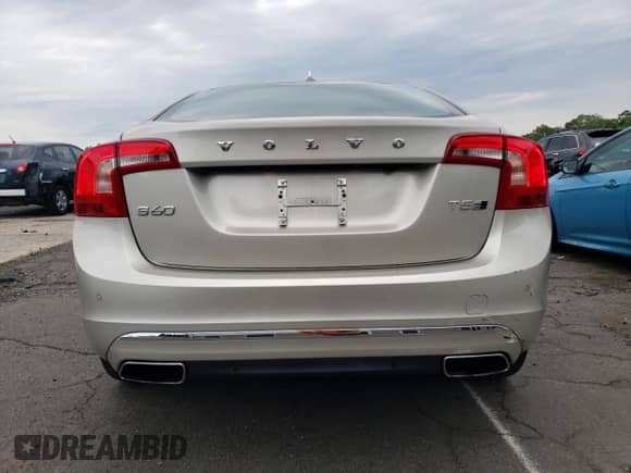 2018 Volvo S60 Inscription Platinum с VIN LYV402TM4JB165792, выставлен на аукционе Copart как лот 63076324 с пробегом 20 033 миль миль и Списание • Salvage title. История ставок и продаж доступна на DreamBid. Изображение 6.