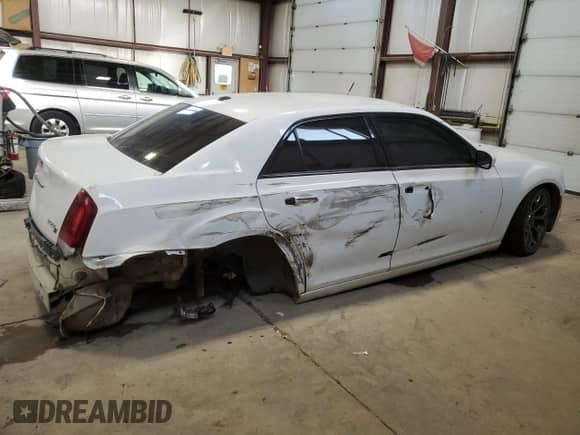 2016 Chrysler 300 S with VIN 2C3CCABG0GH231429, listed as a Copart auction lot 81128864 with 110,420 mi miles and Non repairable. Bid and sale history available at DreamBid. Image 3.