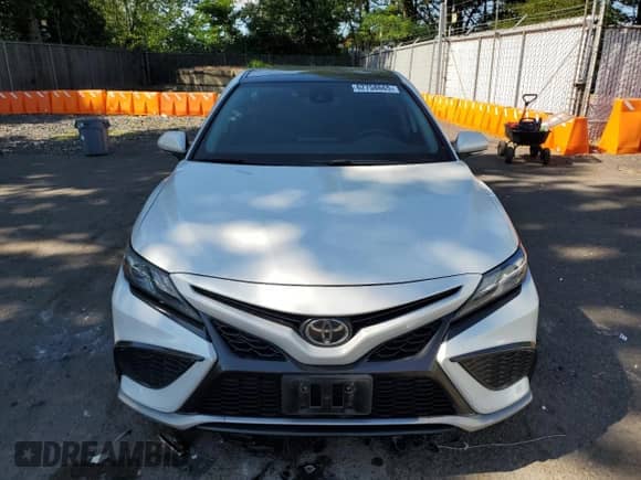 2022 Toyota Camry XSE with VIN 4T1K61BK3NU054786, listed as a Copart auction lot 62758665 with 62,654 mi miles and Salvage title. Bid and sale history available at DreamBid. Image 5.