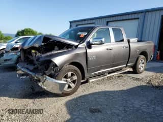 2017 Ram 1500 SLT z VIN 1C6RR6GG4HS703434, wystawiony jako Copart lot #62704185 z przebiegiem Nie podano mil oraz Szkoda całkowita • Salvage title. Historia ofert i sprzedaży dostępna na DreamBid. Obrazek 1.