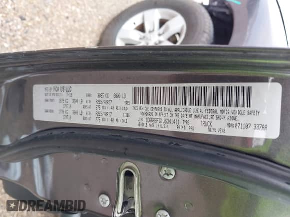 2018 Ram 1500 Tradesman z VIN 1C6RR6FG1JS341411, wystawiony jako IAAI lot #42477747 z przebiegiem 109 238 mil mil oraz . Historia ofert i sprzedaży dostępna na DreamBid. Obrazek 9.