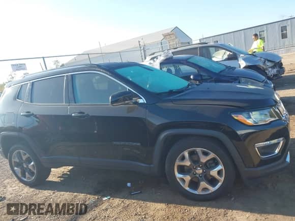 2019 Jeep Compass Limited with VIN 3C4NJDCBXKT679305, listed as a IAAI auction lot 43059390 with 59,547 mi miles and . Bid and sale history available at DreamBid. Image 13.