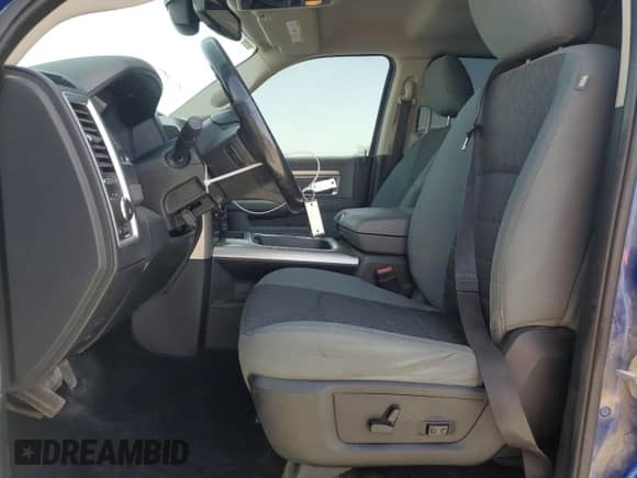 2016 Ram 1500 Outdoorsman z VIN 1C6RR7TM5GS419231, wystawiony jako Copart lot #56015715 z przebiegiem 110 969 mil mil oraz Szkoda całkowita • Salvage title. Historia ofert i sprzedaży dostępna na DreamBid. Obrazek 7.